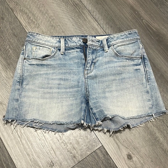 Treasure & Bond Pants - Treasure and Bond Boyfriend Shorts 25 distressed raw‎ hem